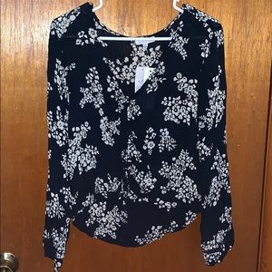 Long sleeve cropped flower top